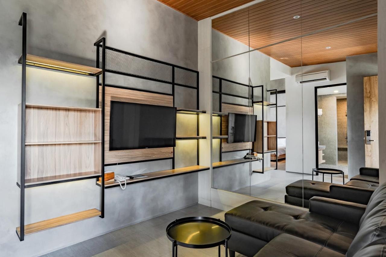 Hotel Loa Living Solo Baru Grogol Exterior foto