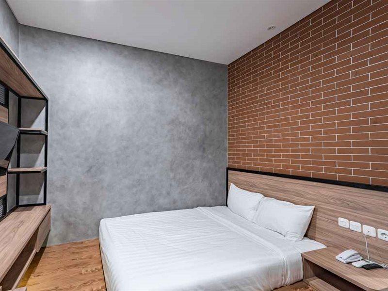 Hotel Loa Living Solo Baru Grogol Exterior foto